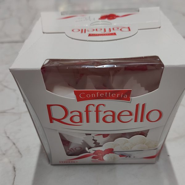 RAFFAELLO-CHOCOLATES-2